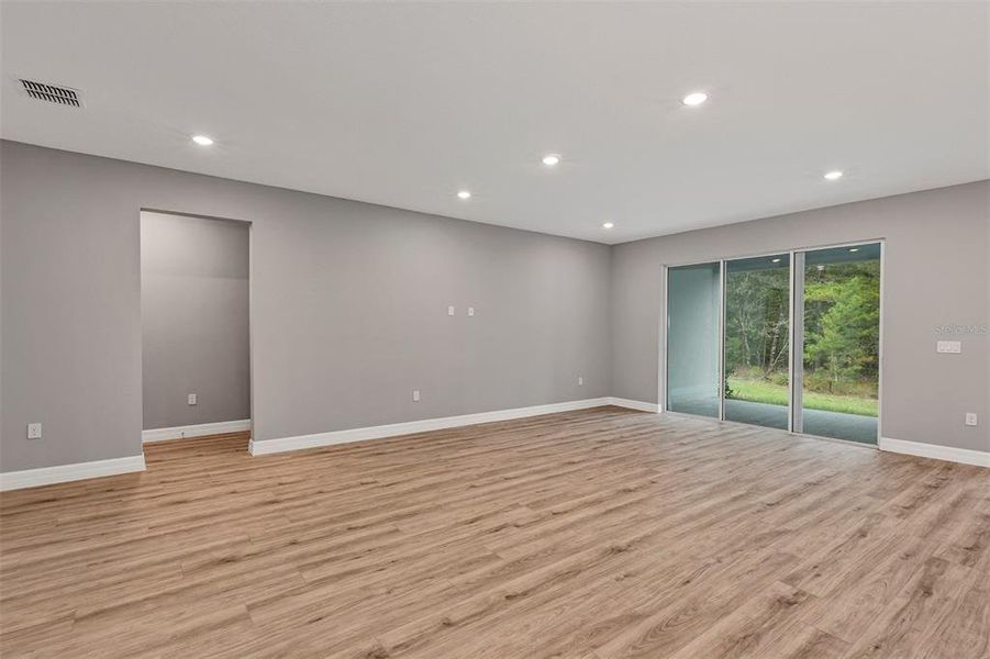 Spacious, unfurnished interior of a new home in , Homosassa (Image 27). Spacious, unfurnished interior of a new home in , Homosassa (Image 27).