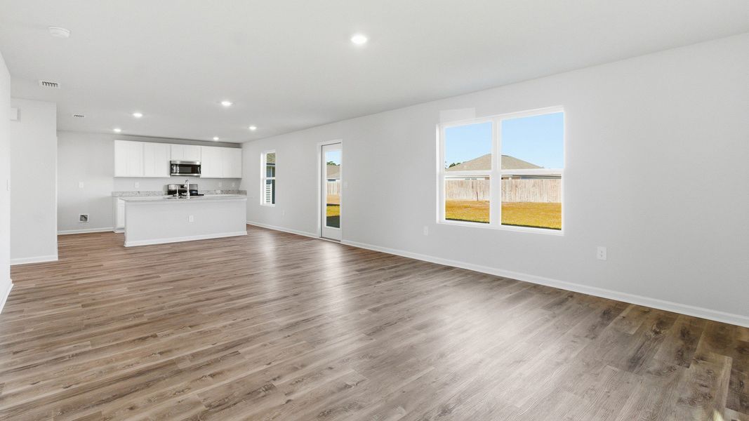 Spacious, unfurnished interior of a new home in Wesley Park, Crawfordville (Image 22).