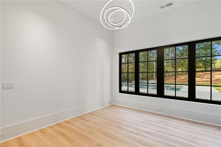 Spacious, unfurnished interior of a new home in , Alpharetta (Image 83).