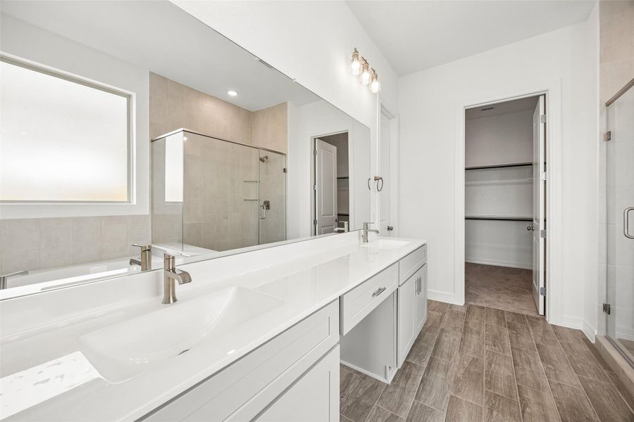 Furnished interior view inside a new home in Lago Mar, Texas City (Image 7).