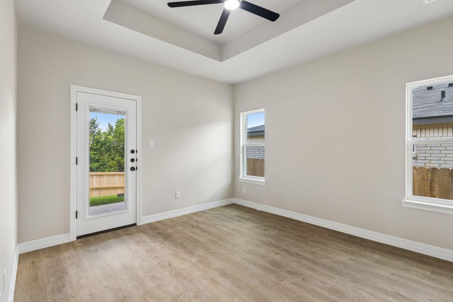Spacious, unfurnished interior of a new home in , Killeen (Image 25).