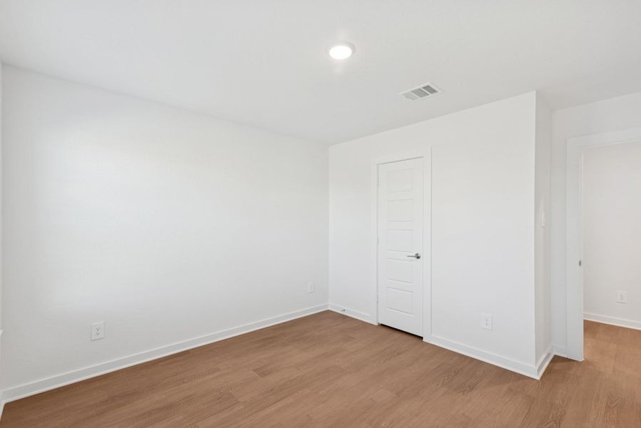 Spacious, unfurnished interior of a new home in Moran Ranch, Willis (Image 31).