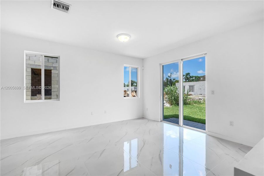 Spacious, unfurnished interior of a new home in Chloe's Estates, Miami (Image 11).