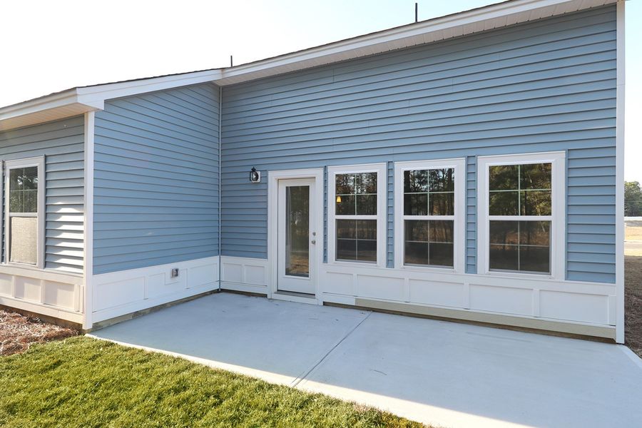 Exterior details and patio area of a home in Hainer Place, Conway (Image 3).