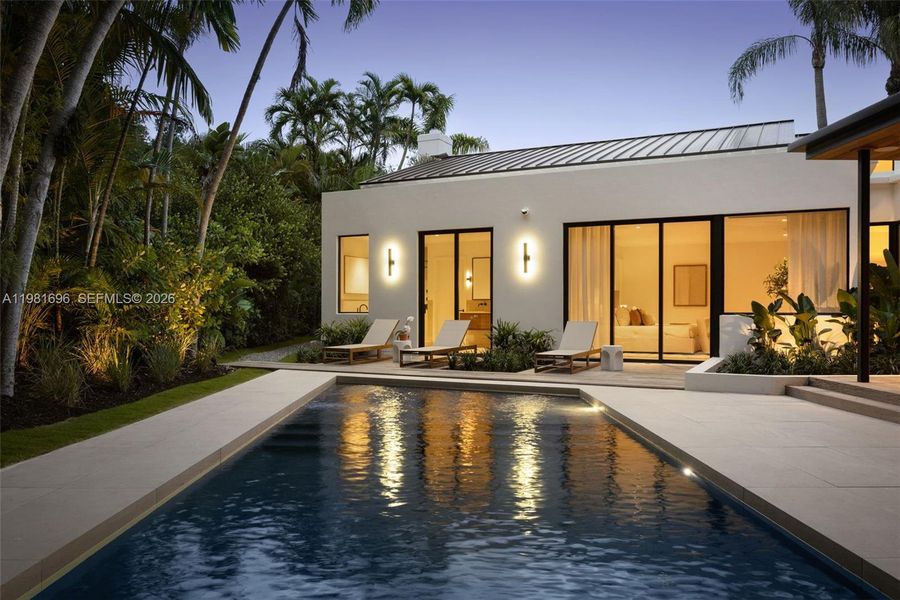 Exterior details and patio area of a home in , Miami (Image 26).