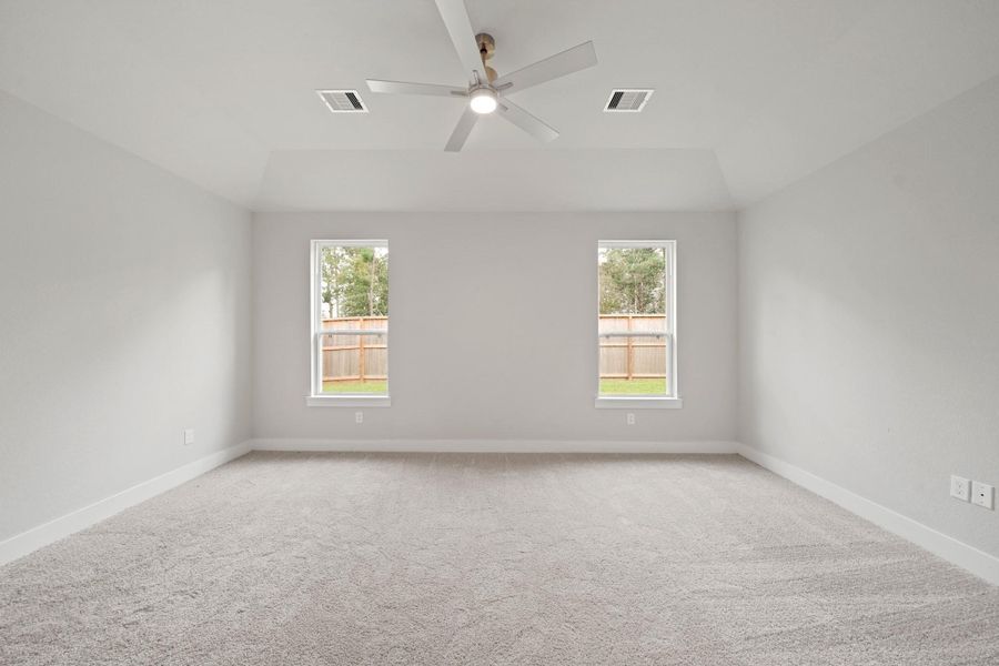 Spacious, unfurnished interior of a new home in Barton Creek Ranch, Conroe (Image 17). Spacious, unfurnished interior of a new home in Barton Creek Ranch, Conroe (Image 17).