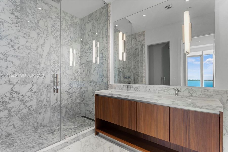 Image 37 of a home in .