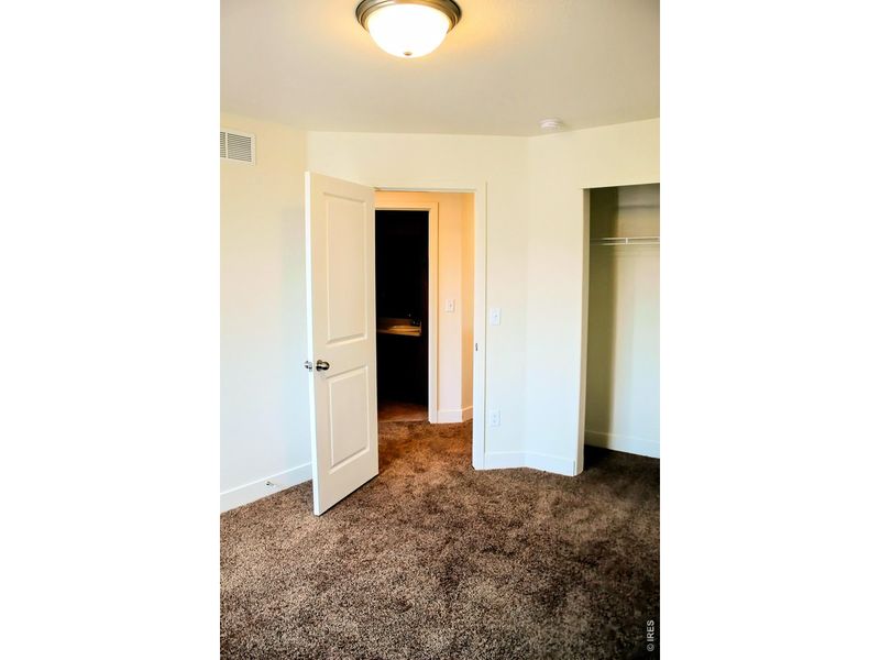 Spacious, unfurnished interior of a new home in , Johnstown (Image 24).