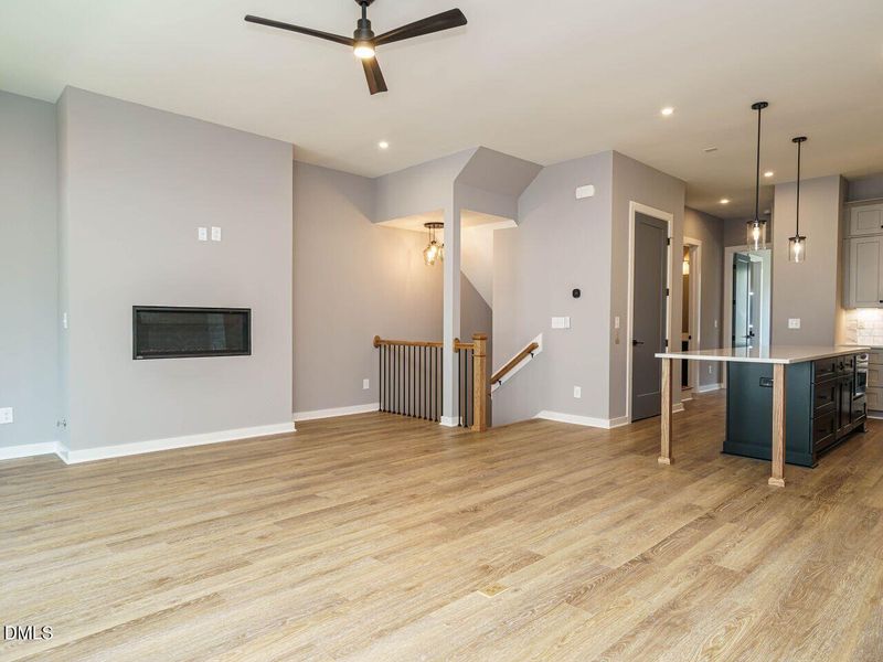 014-1280x960-living-dining