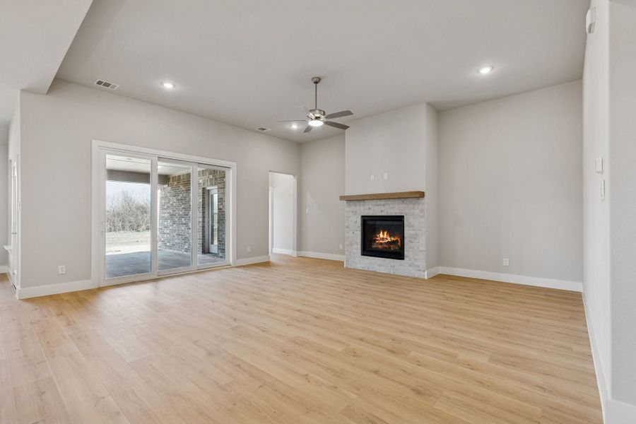 Representative unfurnished interior of a home built from the Halsted by Centre Living Homes in Ellis Ranch Estates, Waxahachie (Image 17).