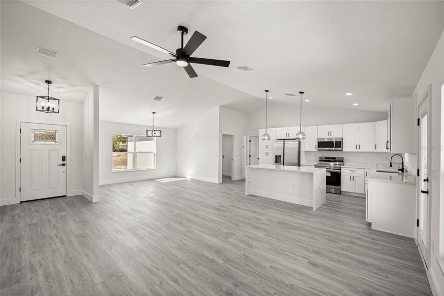 Spacious, unfurnished interior of a new home in , Ocala (Image 24).