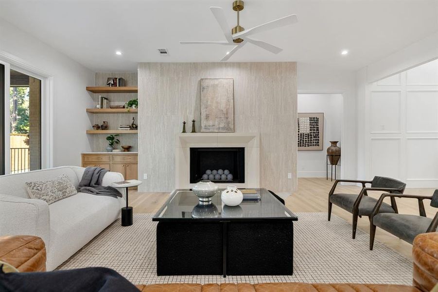 Furnished interior view inside a new home in , Dallas (Image 27). Furnished interior view inside a new home in , Dallas (Image 27).