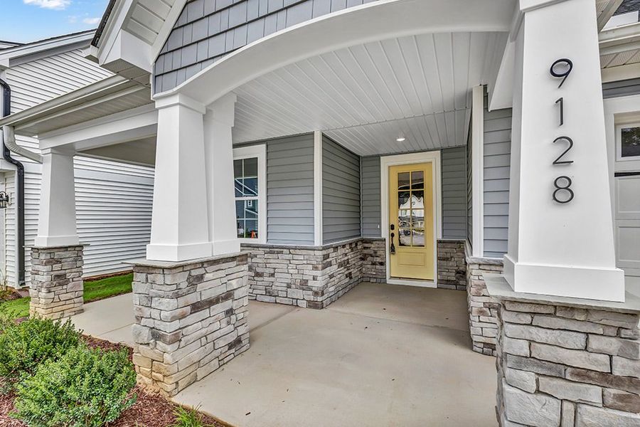 Representative exterior details of a home built from the The Whitley by RobuckHomes in Windwater, Hampstead (Image 43).