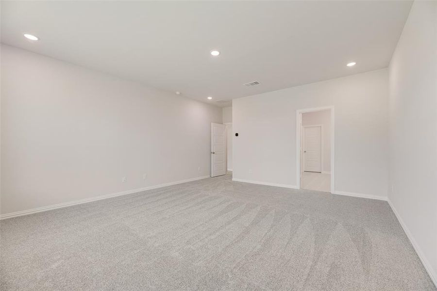 Spacious, unfurnished interior of a new home in Valencia On The Lake, Little Elm (Image 29).