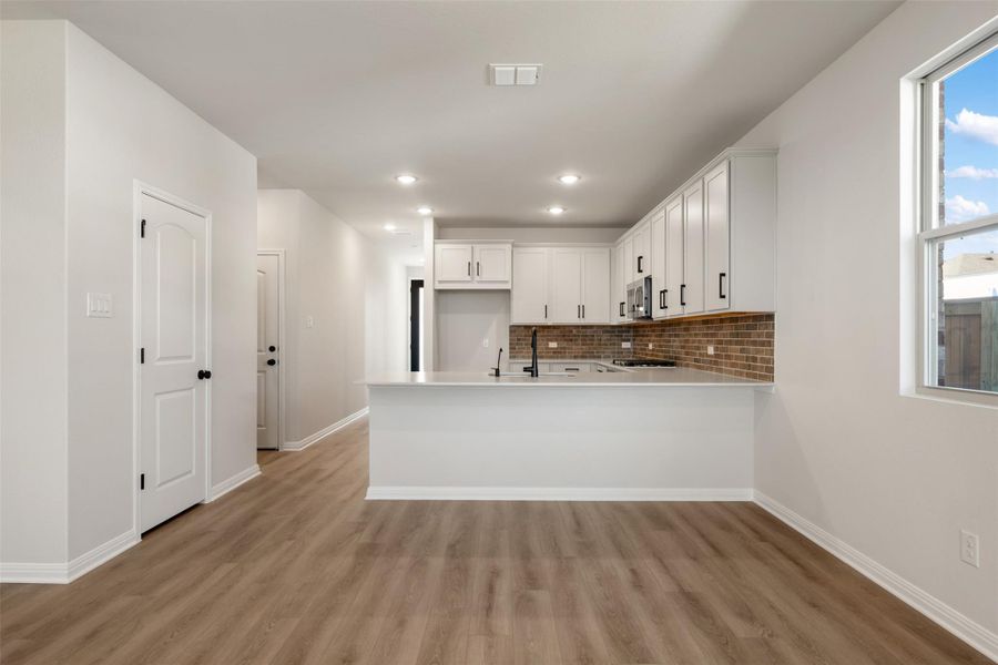 Furnished interior view inside a new home in Patterson Ranch, Georgetown (Image 13).