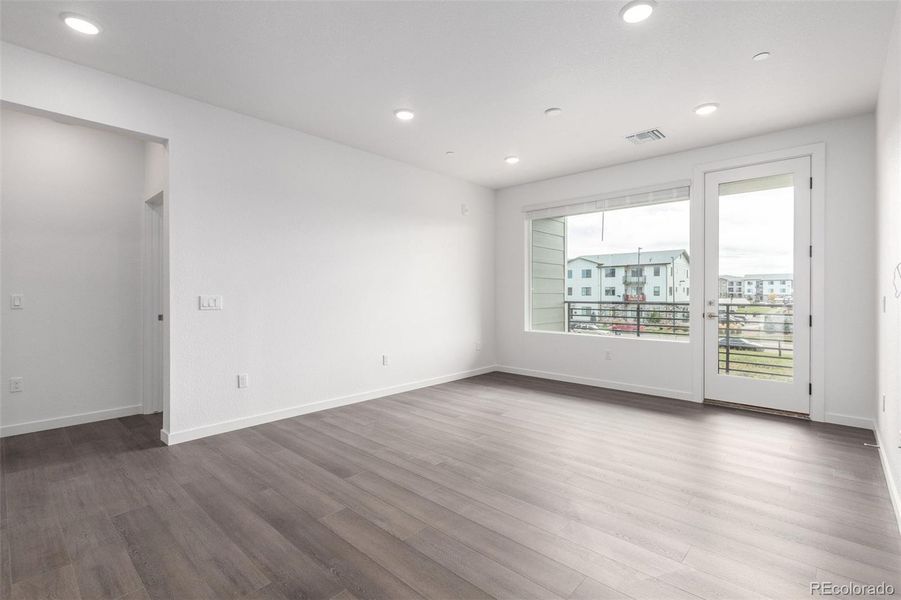 Spacious, unfurnished interior of a new home in Gateway Commons, Denver (Image 18).