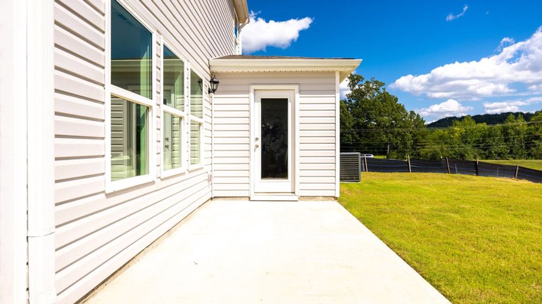 Exterior details and patio area of a home in Fieldcrest Acres, Blountville (Image 2).