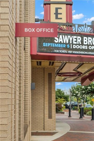 - 3 vibrant cities nearby for you to enjoy! - 3 vibrant cities nearby for you to enjoy!