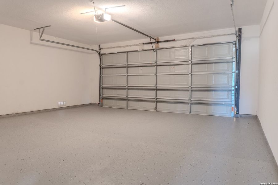 Spacious, unfurnished interior of a new home in , Lytle (Image 23).