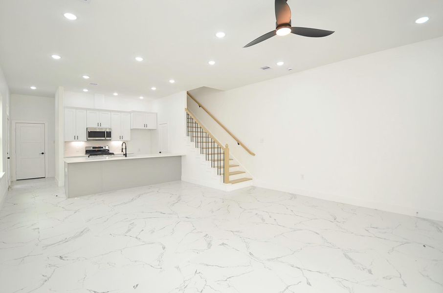 Spacious, unfurnished interior of a new home in , Houston (Image 11).