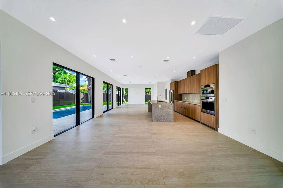 Spacious, unfurnished interior of a new home in , Miami (Image 30).