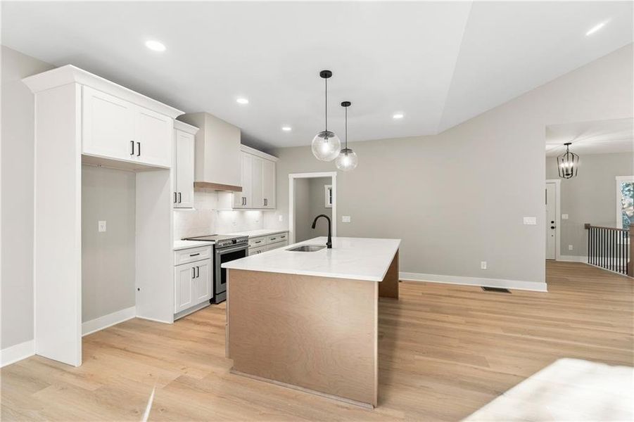 Furnished interior view inside a new home in , Jasper (Image 4).