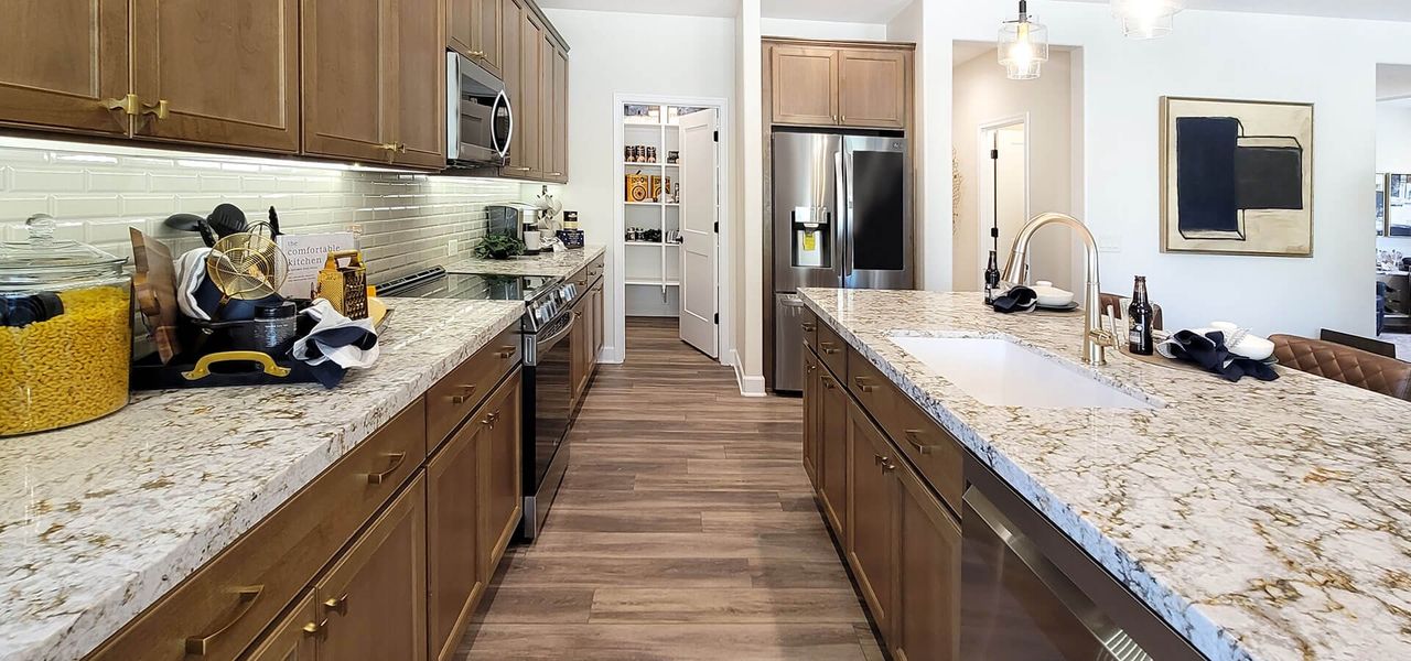 Representative furnished interior of a home built from the Bali II by Robson Resort Communities in Robson Ranch Arizona, Eloy (Image 11).