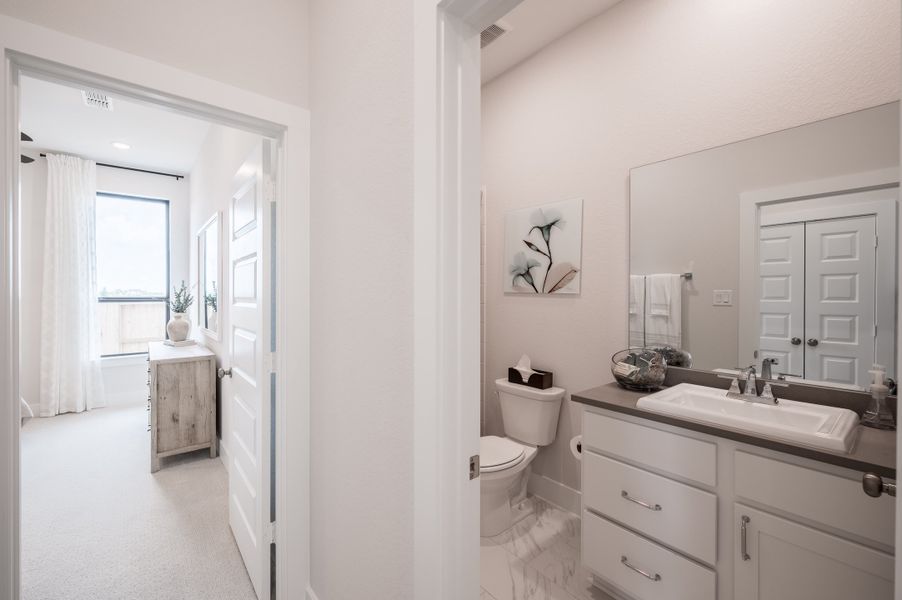 Representative furnished interior of a home built from the Goldeneye by Tri Pointe Homes in Jubilee 50′, Hockley (Image 6).