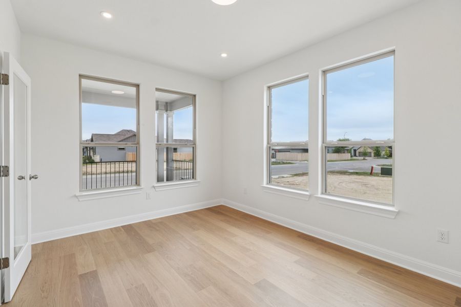 Spacious, unfurnished interior of a new home in Sage Hollow, Kyle (Image 12).