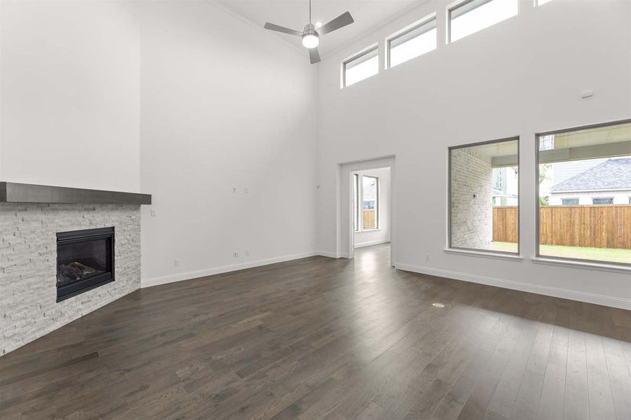 Representative unfurnished interior of a home built from the Fawncrest II by Pacesetter Homes in Nelson Lake, Rockwall (Image 23).
