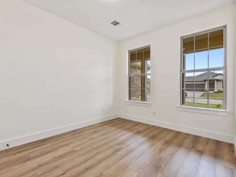 Spacious, unfurnished interior of a new home in Waverly Estates, Nevada (Image 25).