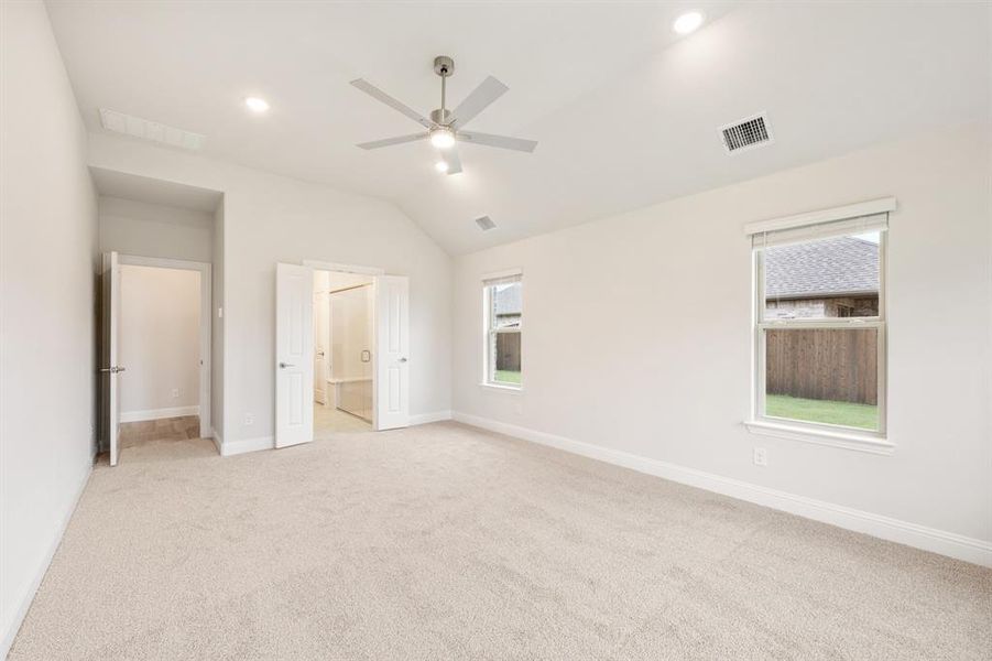 Spacious, unfurnished interior of a new home in Terracina, Rockwall (Image 25).