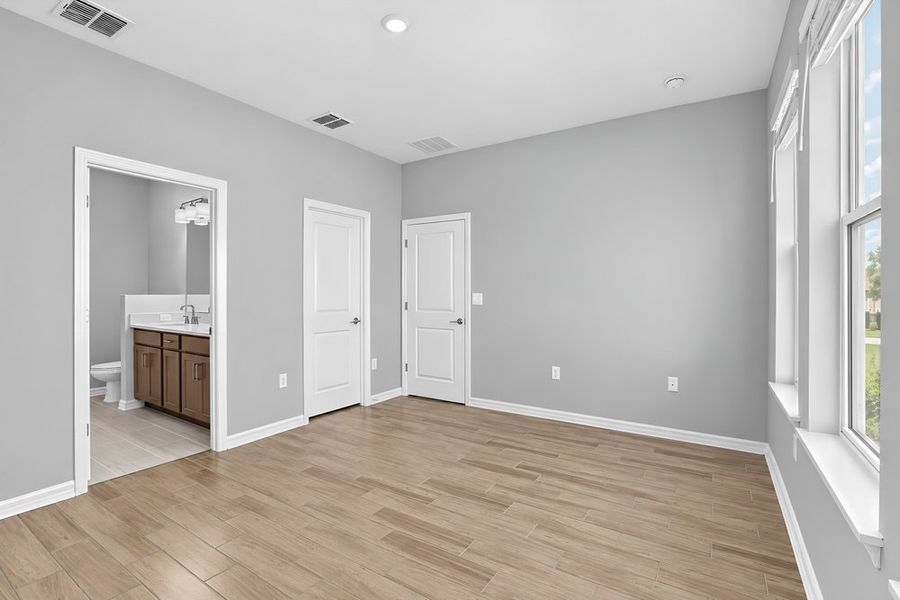 Spacious, unfurnished interior of a new home in Lochside, Mount Dora (Image 23).