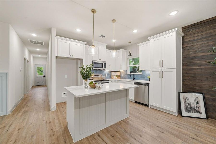 Furnished interior view inside a new home in , Granbury (Image 8).