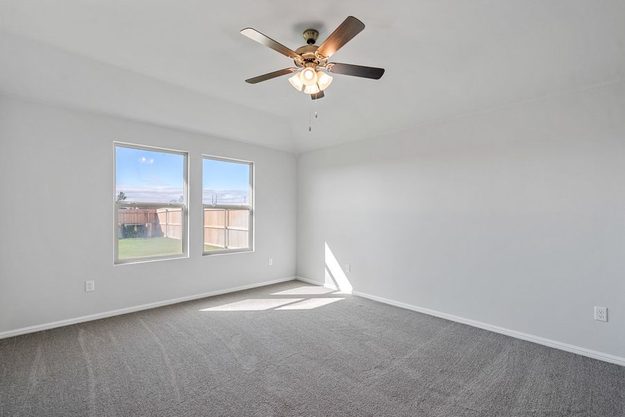 Representative unfurnished interior of a home built from the TEXAS CALI by D.R. Horton in Faculty Row, Abilene (Image 36).