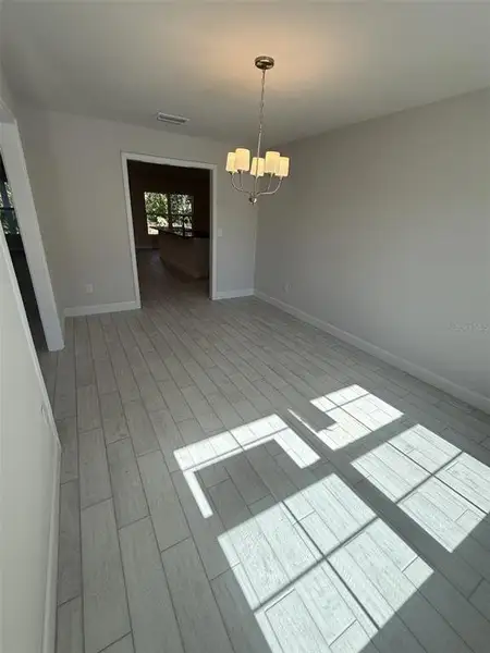 Spacious, unfurnished interior of a new home in Pine Ridge, Beverly Hills (Image 6).