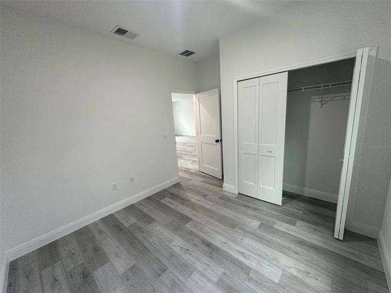 Spacious, unfurnished interior of a new home in , Citrus Springs (Image 30).