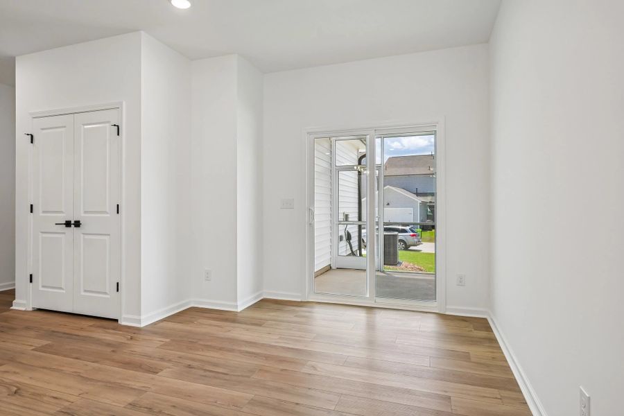 Representative images and renderings are for illustrative purposes. Actual structural options and design finishes of home may vary. Representative images and renderings are for illustrative purposes. Actual structural options and design finishes of home may vary.