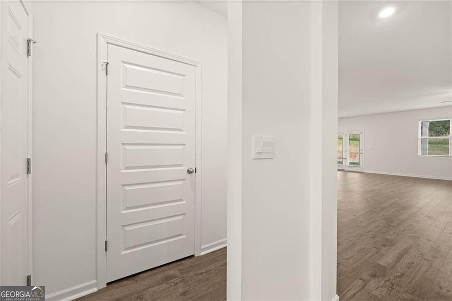 Spacious, unfurnished interior of a new home in , Buckhead (Image 24).