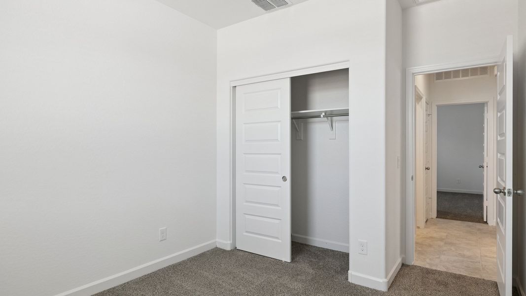 Spacious, unfurnished interior of a new home in Quail Ranch, San Tan Valley (Image 19). Spacious, unfurnished interior of a new home in Quail Ranch, San Tan Valley (Image 19).
