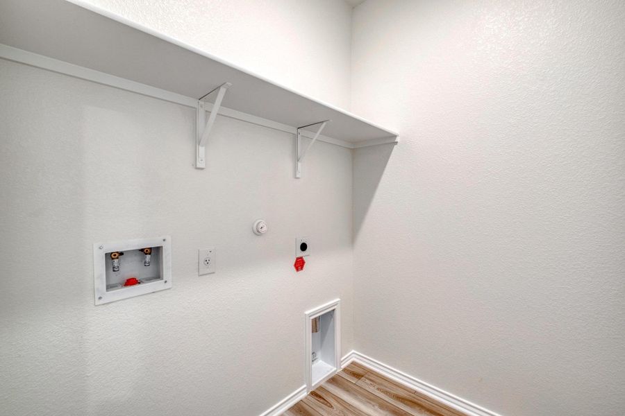 Spacious, unfurnished interior of a new home in Sonterra - Cool Water, Jarrell (Image 13).