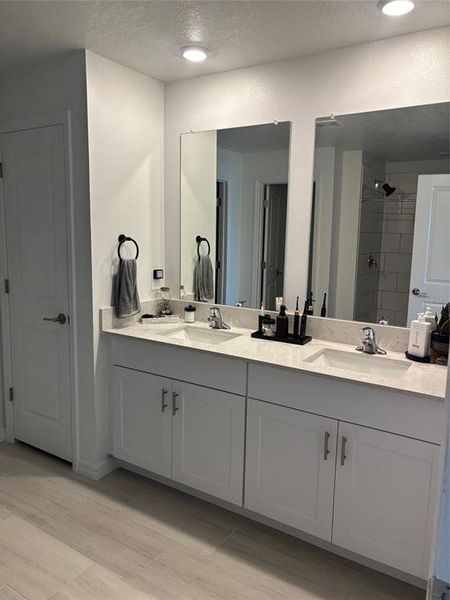 Furnished interior view inside a new home in Seaire, Parrish (Image 11).