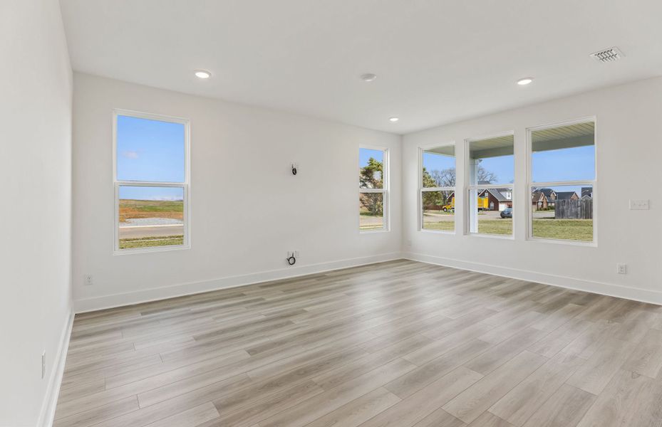 Representative unfurnished interior of a home built from the Mystique by Pulte Homes in Glenview Farms, Murfreesboro (Image 12).