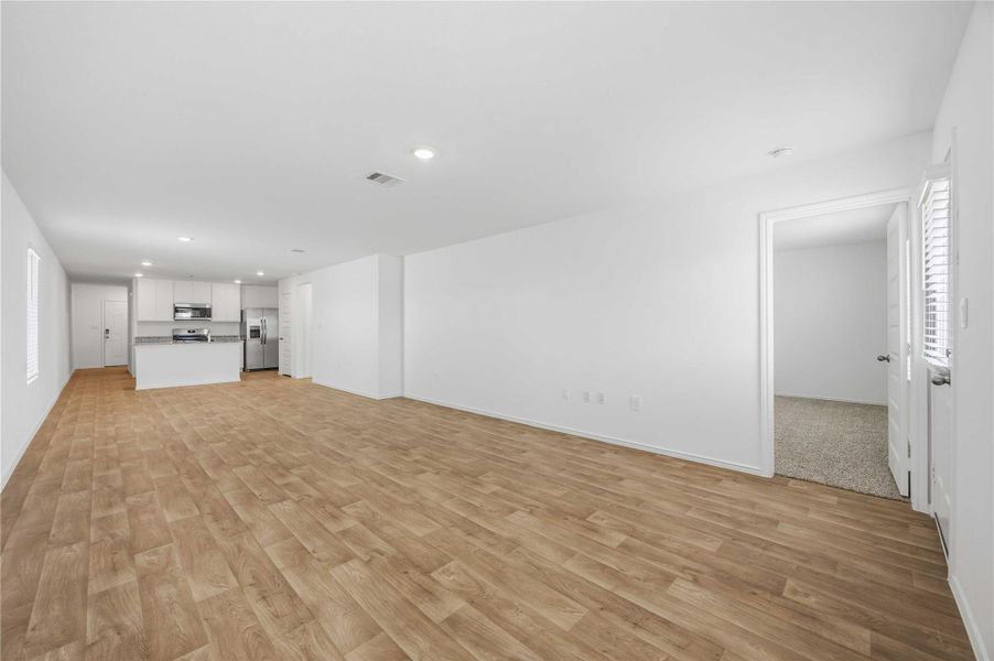 Spacious, unfurnished interior of a new home in Garver Heights, Houston (Image 19). Spacious, unfurnished interior of a new home in Garver Heights, Houston (Image 19).