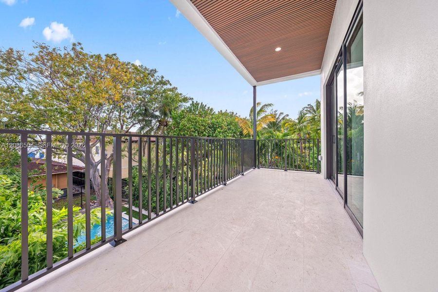 Exterior details and patio area of a home in , Miami (Image 22).
