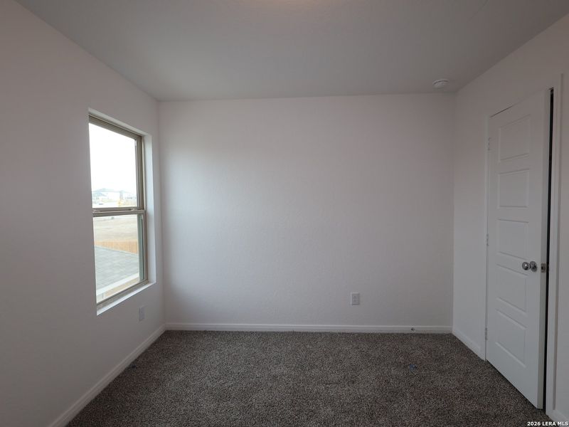 Spacious, unfurnished interior of a new home in Agave, San Antonio (Image 16).
