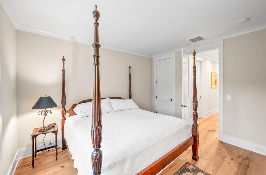 Furnished interior view inside a new home in , Beaufort (Image 40).