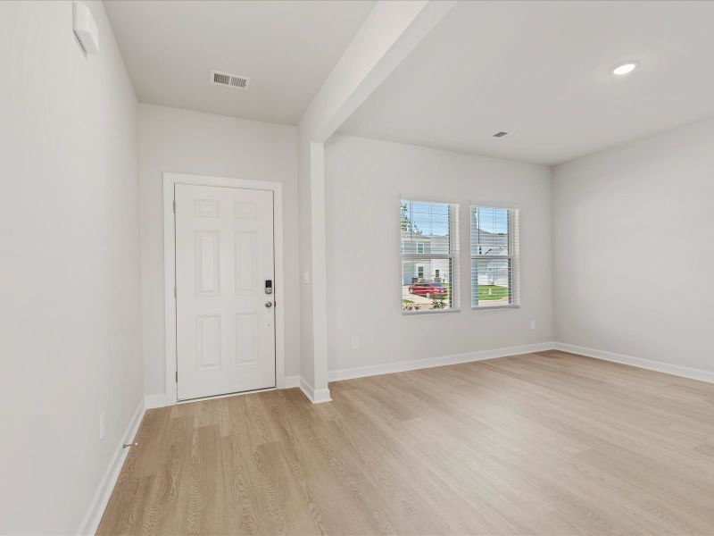 Spacious, unfurnished interior of a new home in Collier Ridge, Moore (Image 11).