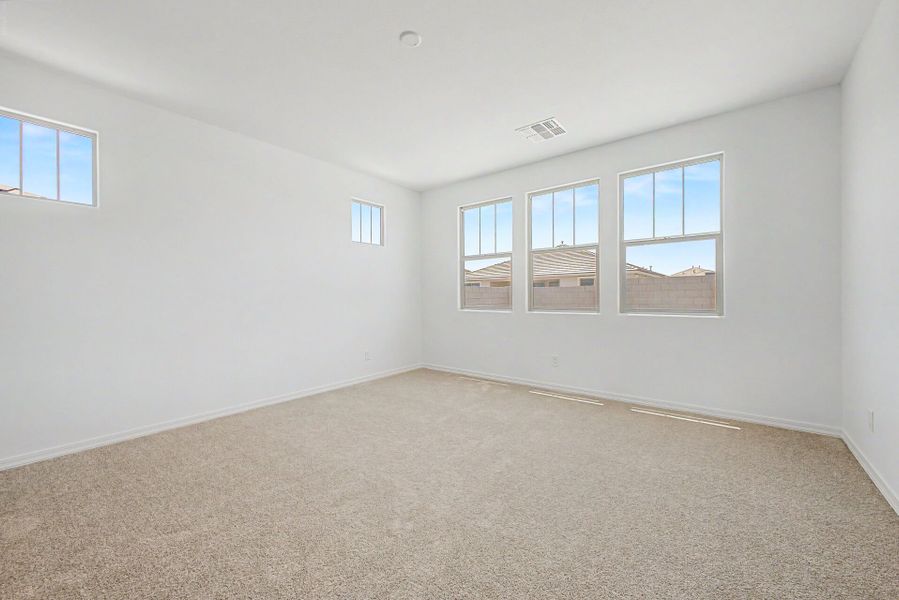 Spacious, unfurnished interior of a new home in Las Ventanas, Goodyear (Image 11).
