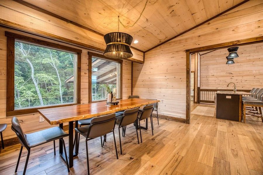 Community amenities in , Mineral Bluff (Image 63). Community amenities in , Mineral Bluff (Image 63).